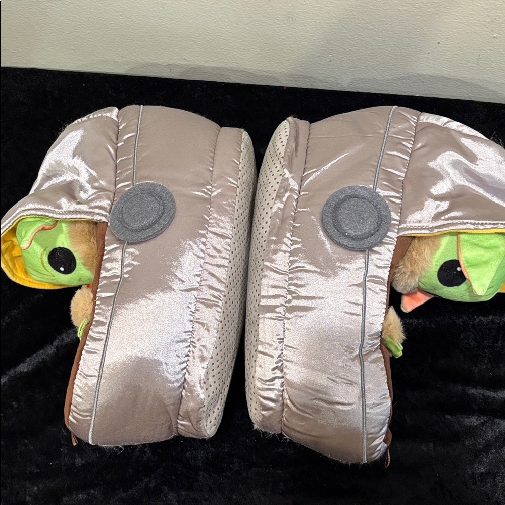 GAP Brown Star Wars Slippers - Picture 5 of 9